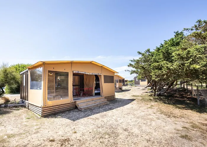 Huttopia Ars-En-Re